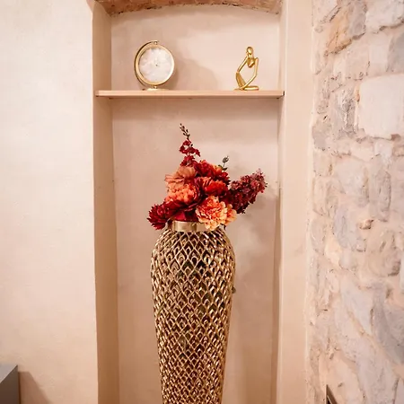 לינה וארוחת בוקר Laurentius Heritage Luxury Diocletian Palace 3*